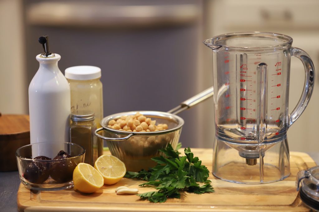 garbanzo beans, lemon, beets, tahini, olive oil, salt and blender