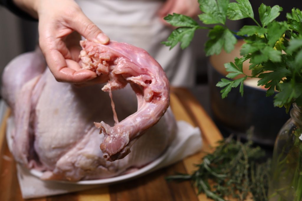 removing turkey neck from cavity