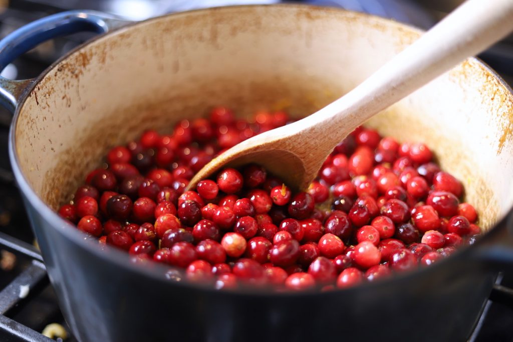 making cranberry sauce