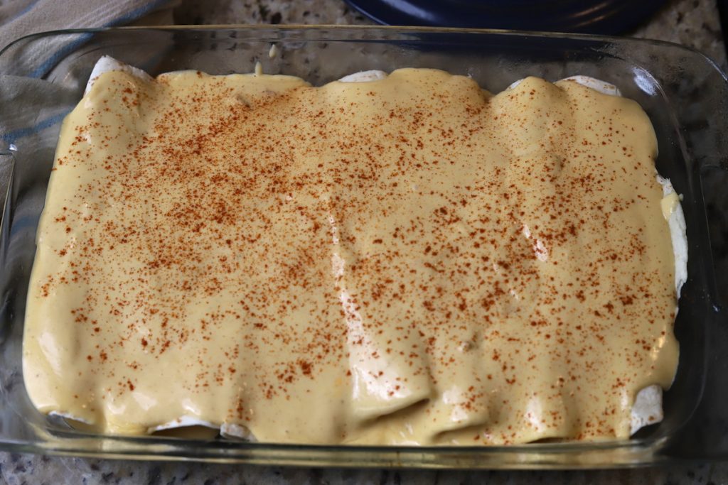 pavo enchiladas with a sprinkle of paprika